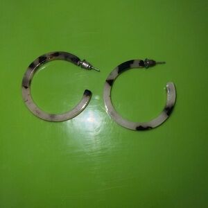 Elegant Black and Cream Hoop Earrings